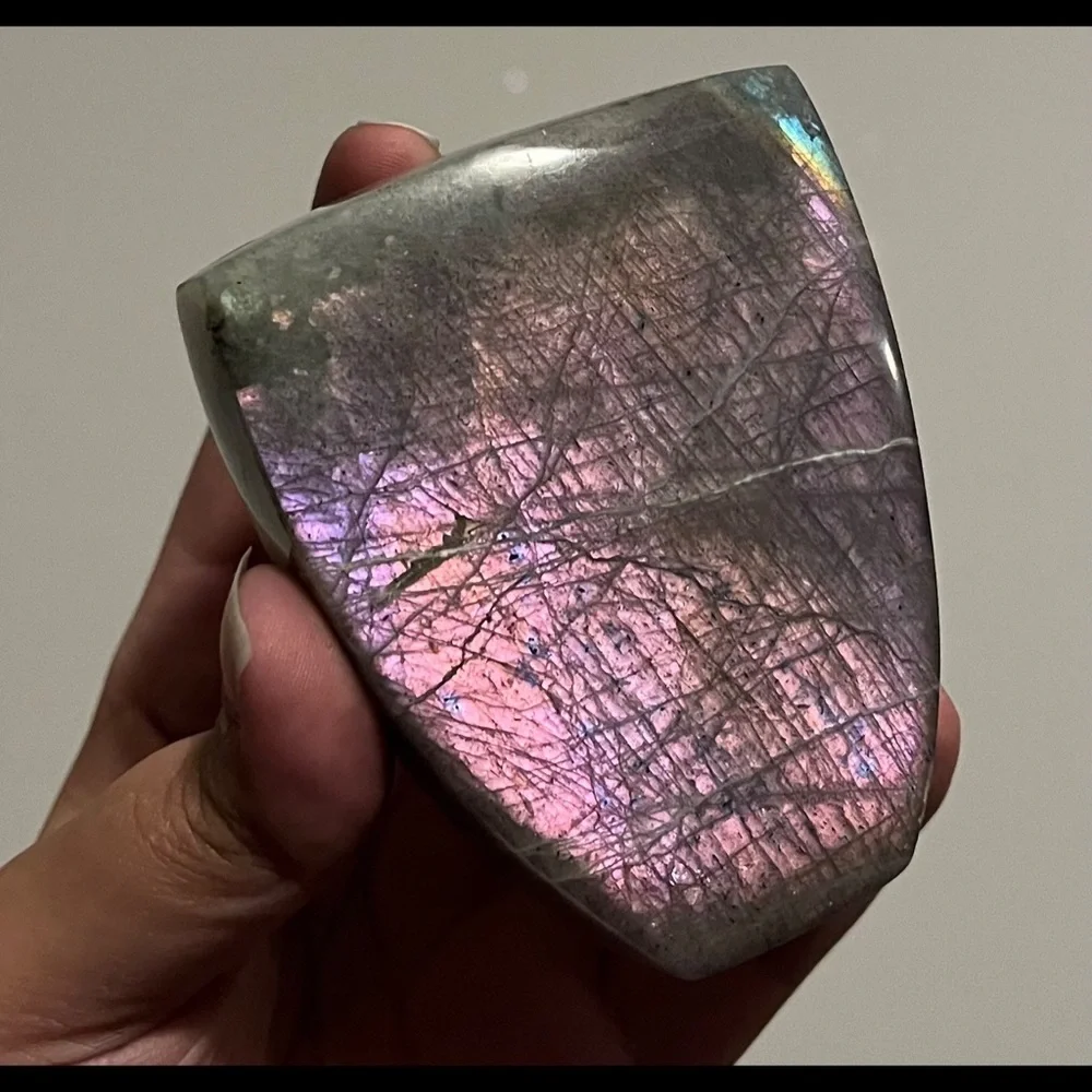 (RELISTED) OOAK Raspberry-Kiss Labradorite Freeform 💋 - Picture 14 of 15